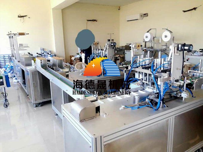 韓國客戶口罩機(jī)工作現(xiàn)場