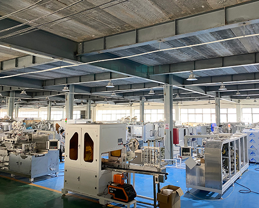 濕巾是怎么生產(chǎn)的？全自動(dòng)濕巾機(jī)從上料到包裝一機(jī)搞定！