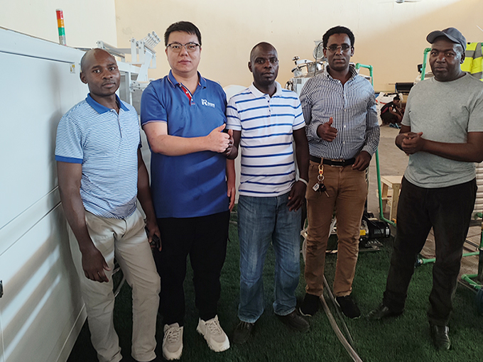 土耳其6道半濕巾機(jī)客戶現(xiàn)場