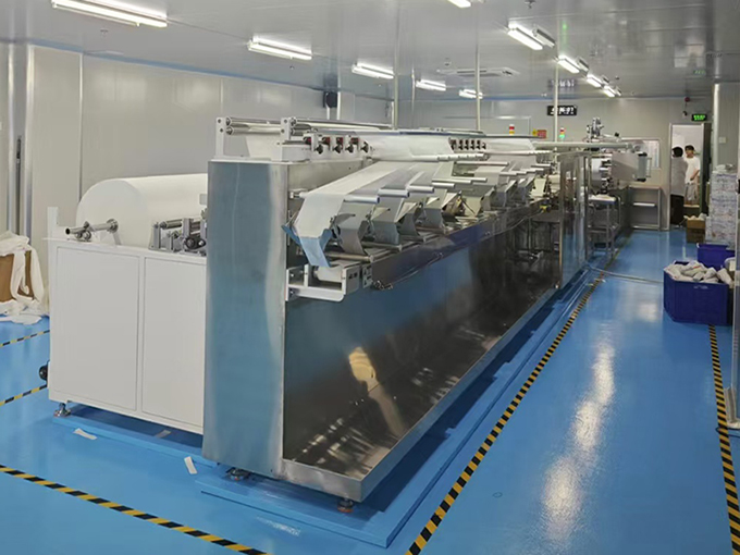 汕頭12道全自動濕巾機(jī)客戶現(xiàn)場