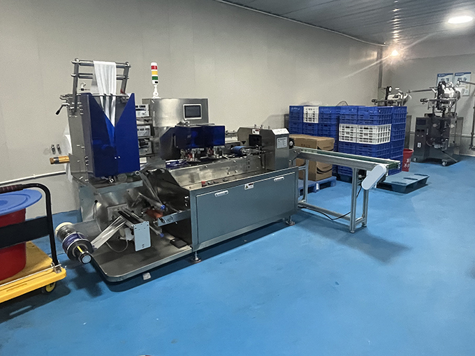 河北石家莊單片濕巾機(jī)客戶現(xiàn)場