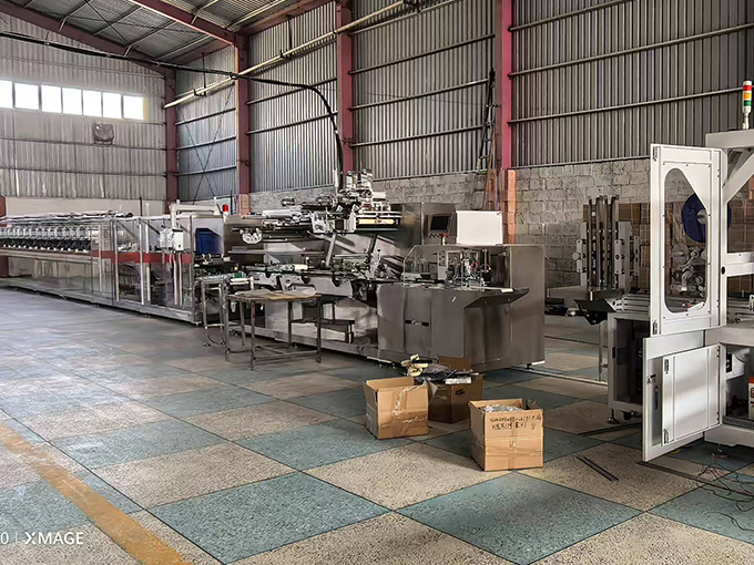 阿富汗16道濕巾機(jī)安裝現(xiàn)場