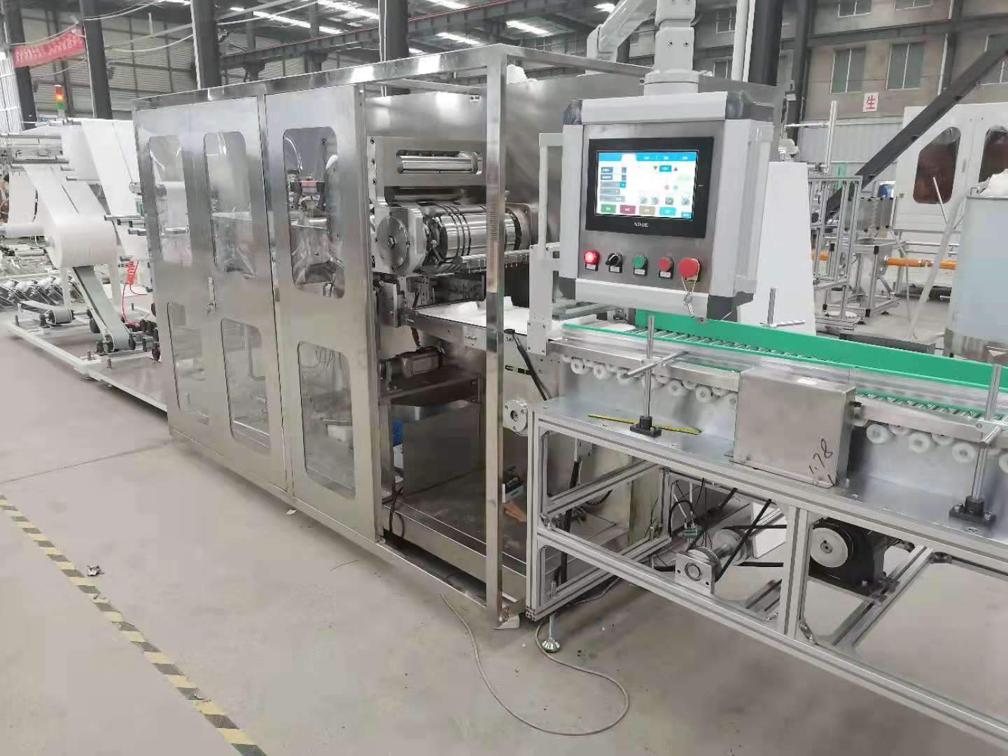 濕巾生產(chǎn)線(xiàn)